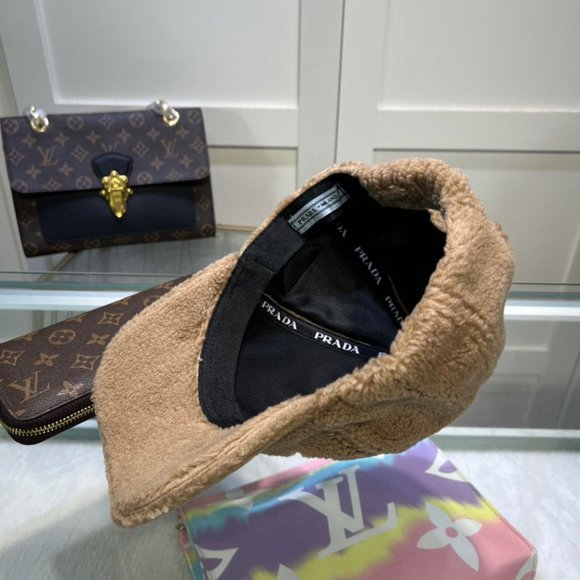 ?✨AUTHENTIC✨?Prada hat main image 4